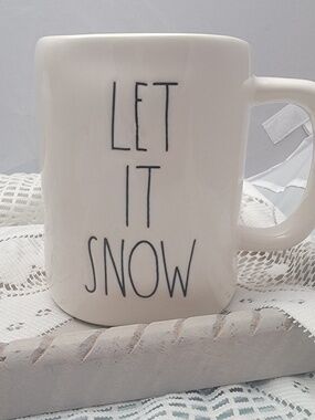Rae Dunn LET IT SNOW mug
